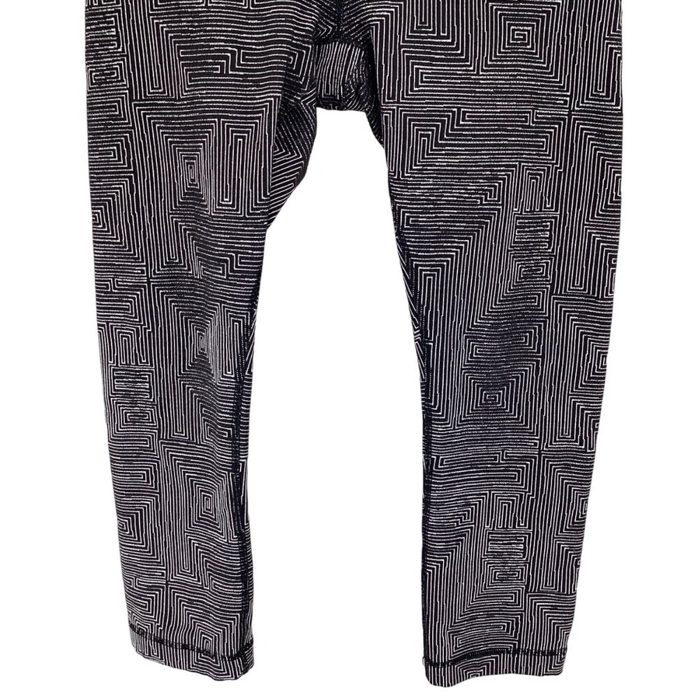 Lululemon Leggings Size 6 Wunder Under Crop Maze Jacquard Black & White Geometri - Picture 4 of 8